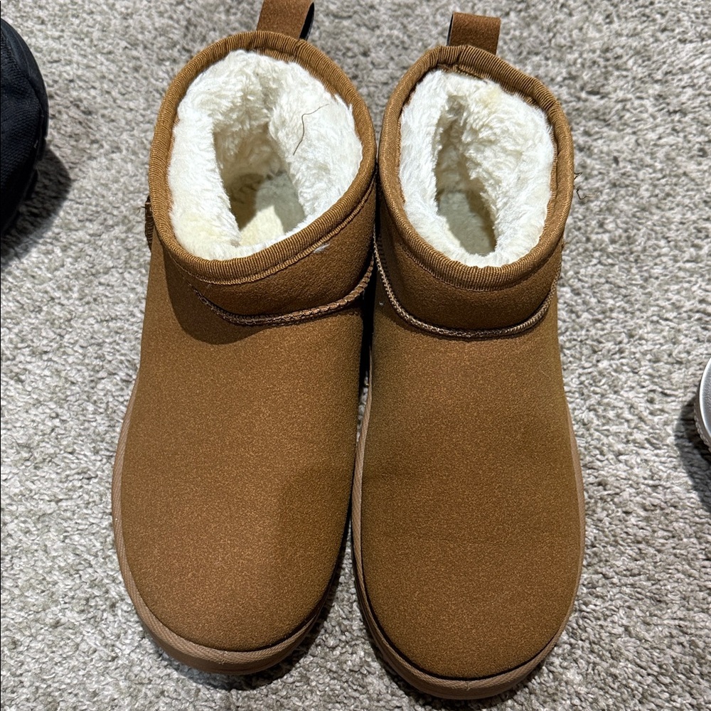 Cozy Brown Ankle Boots with Faux Fur Lining